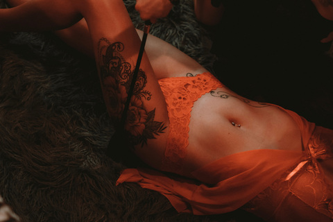 Header of hotwifenikolshubby