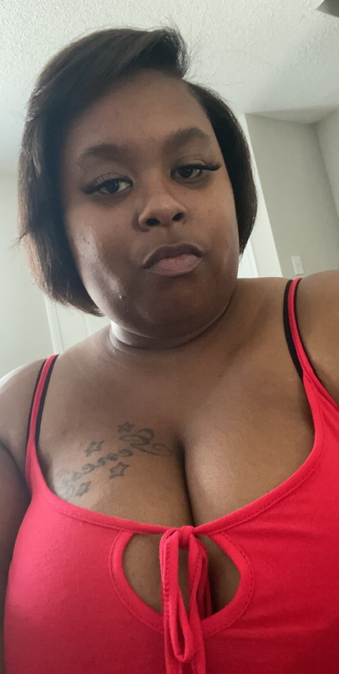 Header of kayyyloveee