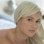 kyliepage (Kylie Smith) OnlyFans Leaks 

 profile picture