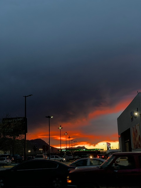 Header of yadira_sndvl